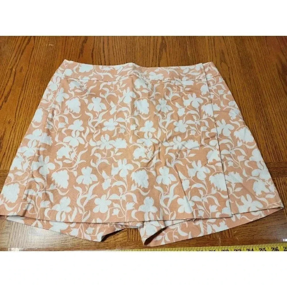 ANN TAYLOR IVORY PEACH FLORAL SKORT SIZE 14 - Picture 1 of 8